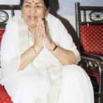 Payal Ghosh Instagram - Deeply saddened by the passing away of Lata Mangeshkar ji, my sincere condolences and prayers. Om Shanti #LataMangeshkar 🙏🏻