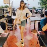 Payal Ghosh Instagram - Cool Sea Breeze and my Coffee .... Loving It... #mumbai #winterfeels #bandstand #happiness #love #coffee 🖤💫 Bandra Band Stand