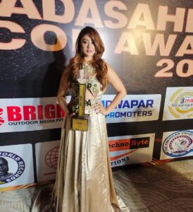 Payal Ghosh Instagram - Glad to receive #dadasahebphalke Icon award films for The Best Iconic Actress 2021...Glad and Honoured... #blessed #gratitude 🖤🖤