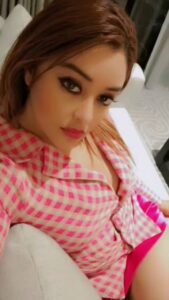 Payal Ghosh Instagram - I'm The Princess Of My Own Fairytale....... #love #lovestory #dubai  #dubaidiaries #happiness #twilight #twilightsaga 🖤🌸💫✨