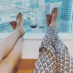 Payal Ghosh Instagram - Work make you meet New people and then they become a good friend in no time.. . #payalghosh #maestro #friendshipgoals 🖤🖤 JW Marriott world Tallest hotel dubai