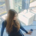 Payal Ghosh Instagram - Haha my friend is giving me suggestion on poses ...Lol .. #Dubai #tumkodekhnanahichahiyetha lol JW Marriott world Tallest hotel dubai