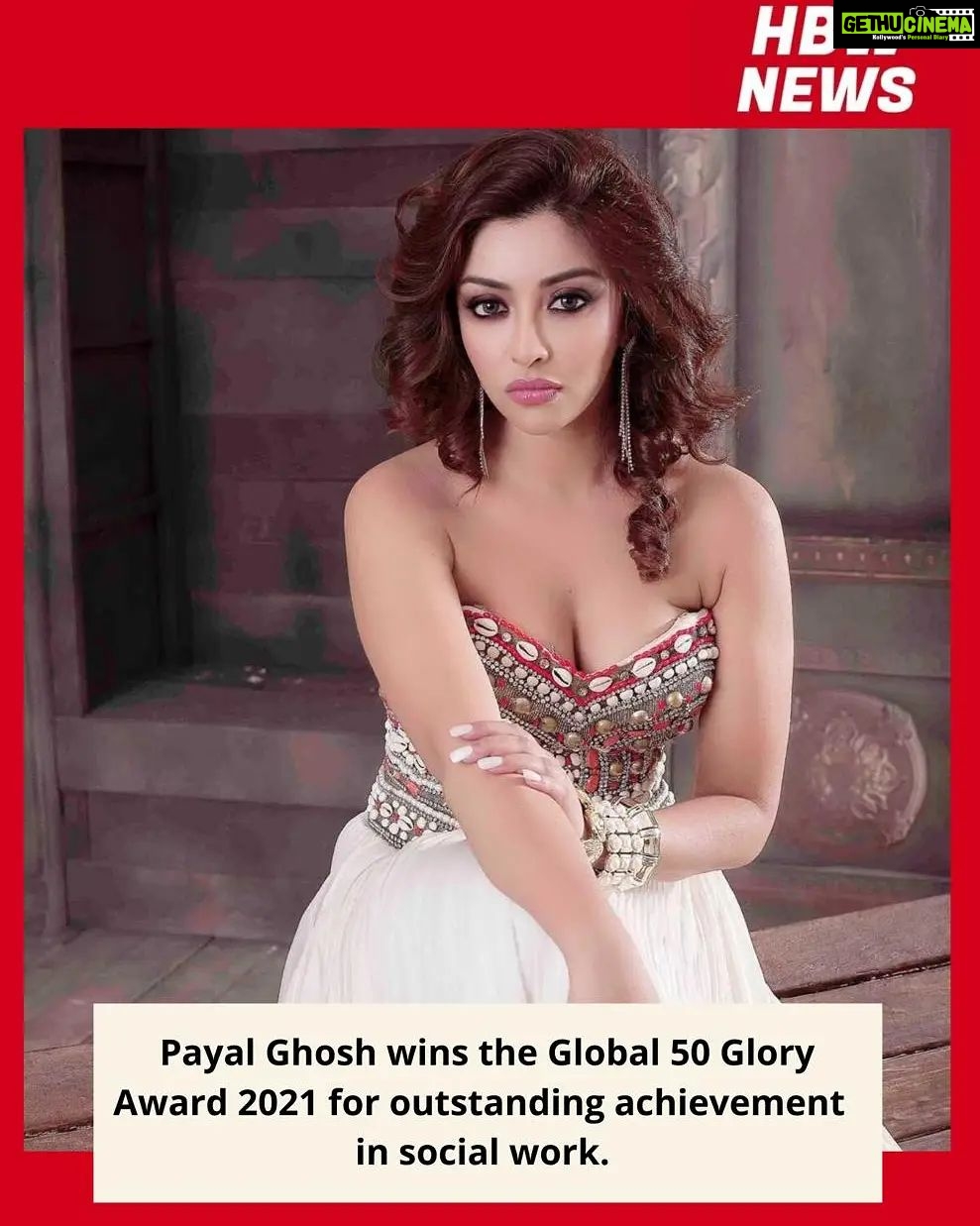 Payal Ghosh Instagram - A huge thank you to the entire organization of Global 50 glory awards 2021 for awarding me in the space of social work. This is a responsibility as I have said before and I vow to always stand by the people in need @hbwnewsnetwork 🖤💫 #thankyou