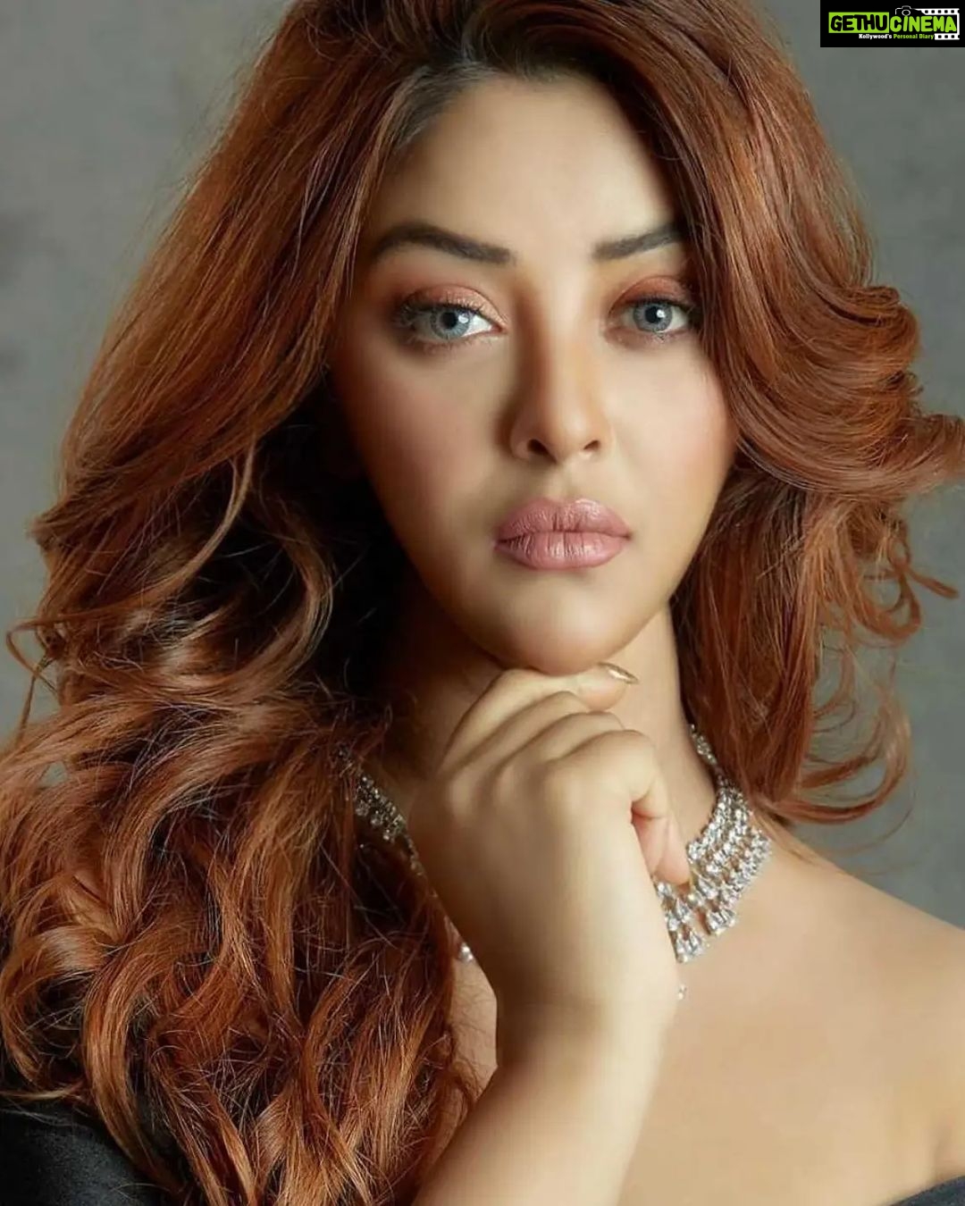 Payal Ghosh Instagram - I DO NOT OPEN MY HEART, MY ENERGY, OR MY SPACE TO EVERYONE - I ALSO DO NOT NEED TO EXPLAIN WHY I AM OFF LIMITS TO MOST ...🖤