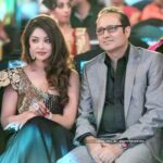 Payal Ghosh Instagram - Why I have so much respect for this man @vineetjain12 the man with golden heart, humble to the core, lovely human being.. he's the owner of The #timesofindia but he travels in indigo, never ever bothered about Body guards ,and an amazing friend.. so much to learn from you Mr.Jain and also the man who forced me to be on instagram .. #vineetjain #payalghosh 🖤🖤 pi courtesy @bccl