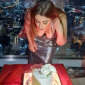 Payal Ghosh Instagram - 🖤✨ #love #happiness #dubailife #dubai Armani Hotel Dubai