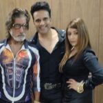 Payal Ghosh Instagram - Madness continues...... #payalghosh #krushnaabhishek #shaktikapoor The film Red #Red