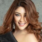 Payal Ghosh Instagram - No matter how glamorous I look in my real life, but if my film's characters demand me to look non-glamorous, I do justice to it, I'm completely Director's artist & in all my films I played a homely girl, #Red will be my first film where I have the scope of looking glamorous, let's see how people accept that..!! #love 🖤🖤