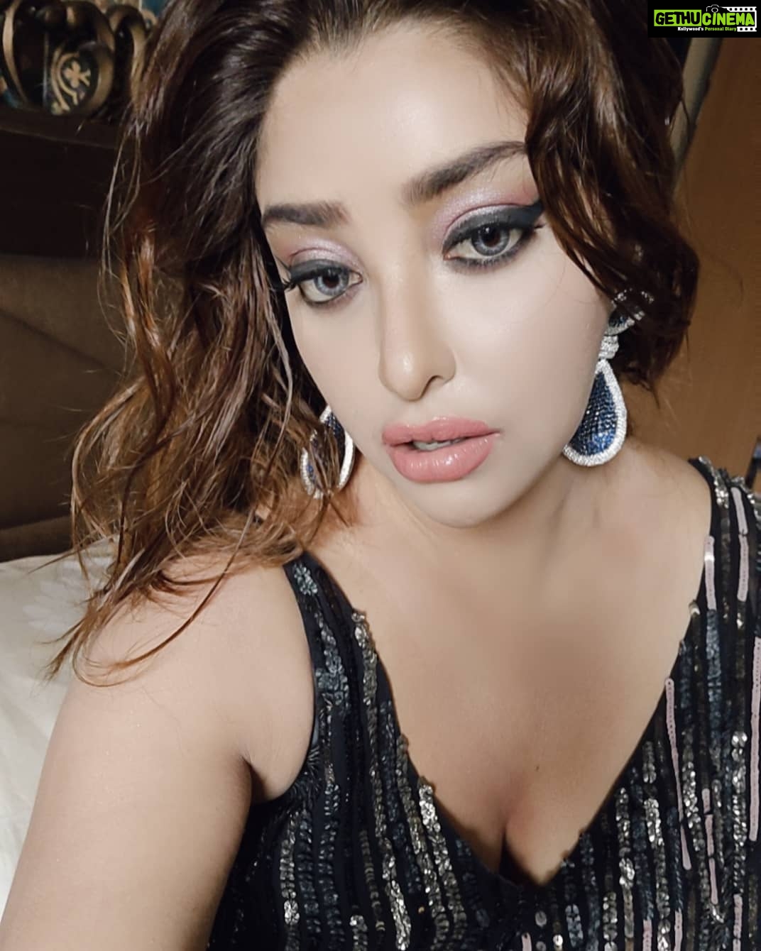 Payal Ghosh Instagram - Humble request to Media, har baatpe Anurag Kashyap ke picture mere saath mat chipka dena, he's not only old But also not good looking I feel pukish . .