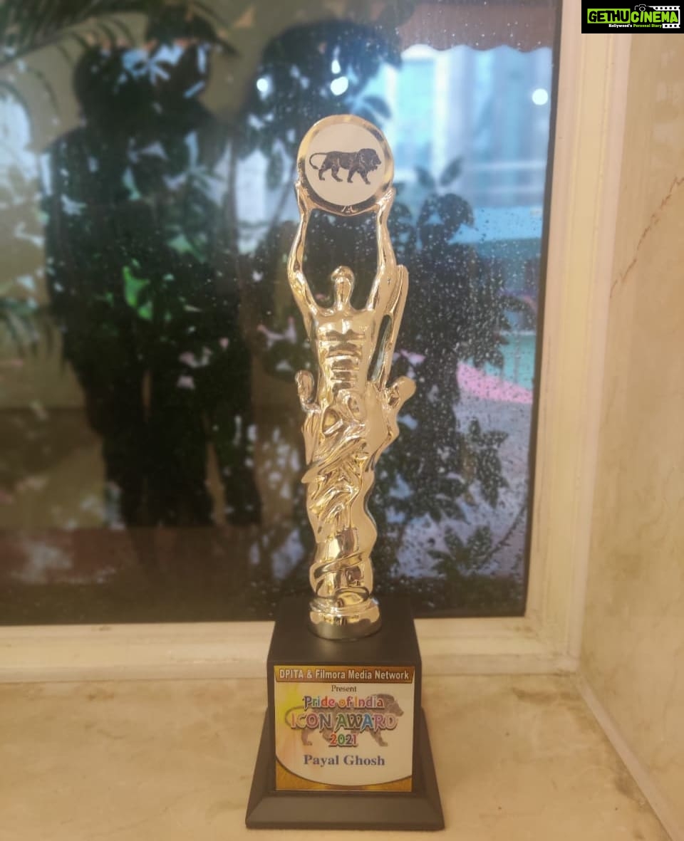 Payal Ghosh Instagram - Glad to receive Pride of India Icon Award2021, Thanks to DPTIA and filmora network , for the honour...!!!! Couldn't attend the event for some personal reason but very happy to receive it 🖤✨ #onemorefeatherinthecap #awards #happiness #happyme