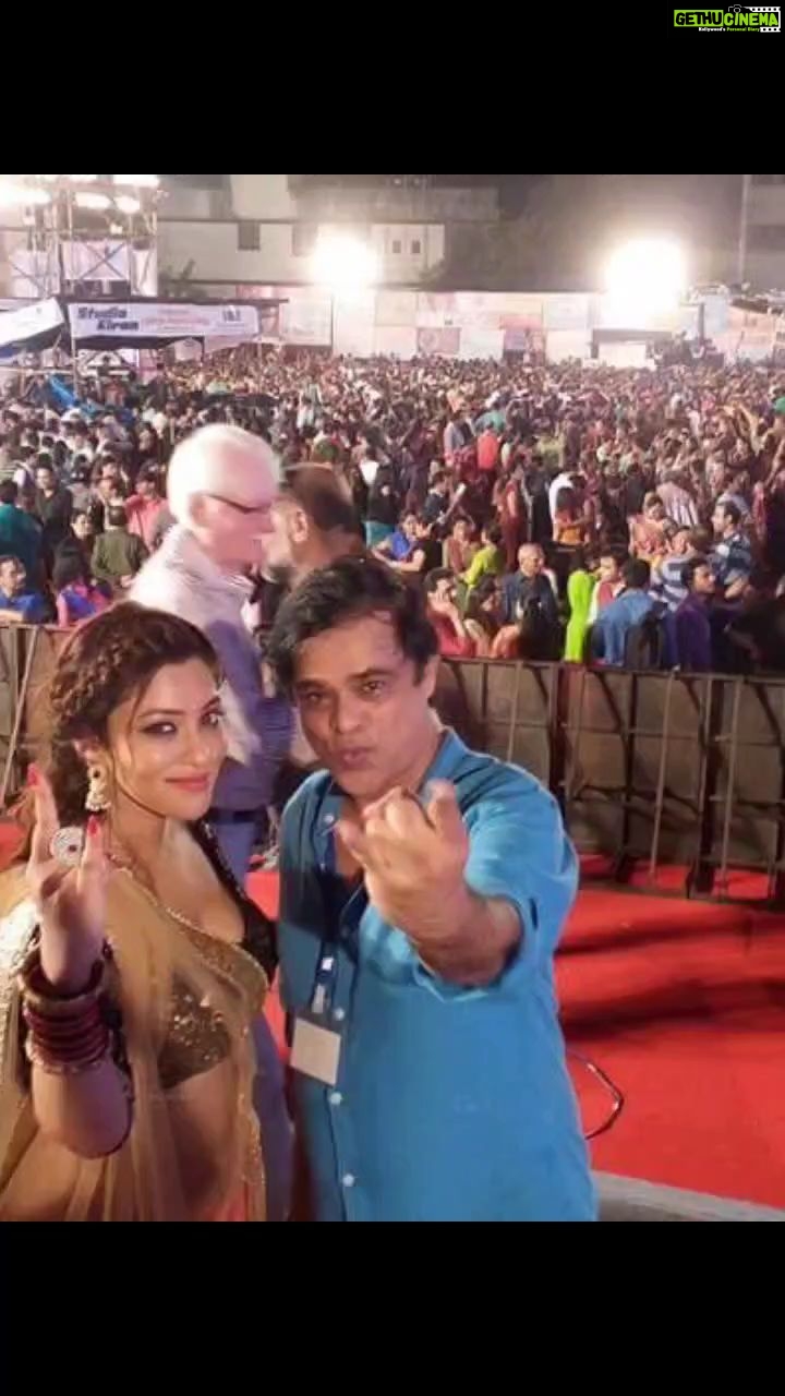 Payal Ghosh Instagram - First film always remain special and close to heart... #4yearsofpatelkipunjabishaadi #patelkipunjabishaadi #bollywooddebut 🖤🖤