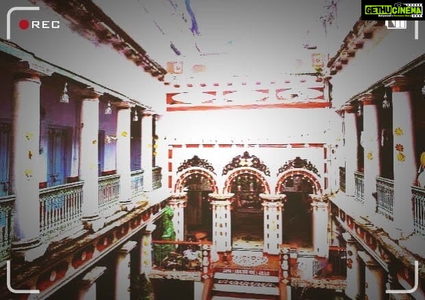 Payal Ghosh Instagram - Prepping up for Durga Puja, decoration is started, our house will look like Dulhan, now it may lookshabby , it's old but a pretty house #kolkata #bengalis #Durgapuja 🌹🥰♥️♥️🥳