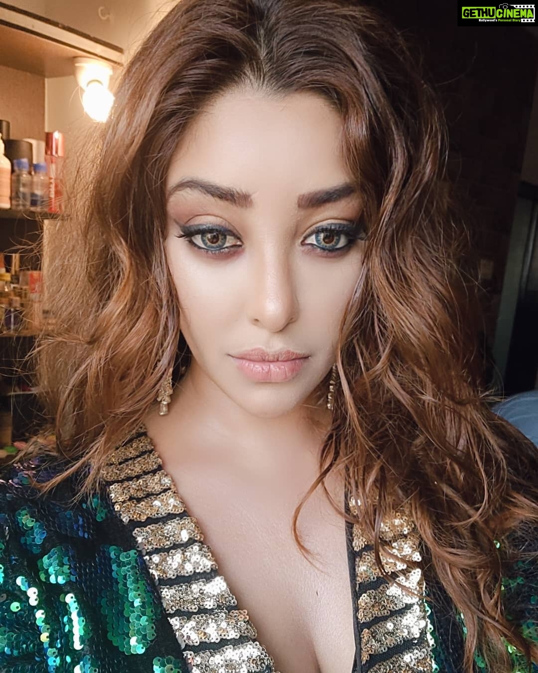 Payal Ghosh Instagram - 🖤🖤 Make up by @nitinshelar777 Palacio