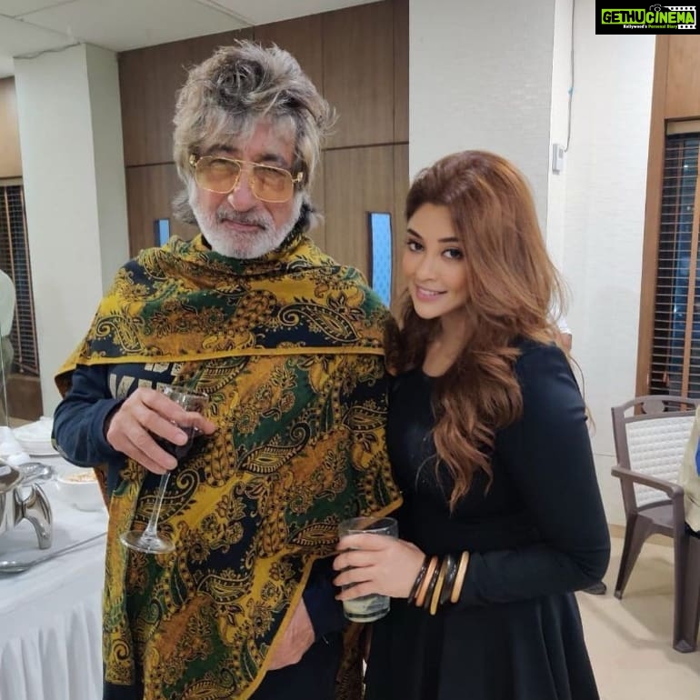 Payal Ghosh Instagram - Wish you a very happy birthday #shaktikapoor sir. . It's a great experience working with you in #Red. Your affable energy rubs off and it's always fun around you. Have a great year ahead sir.