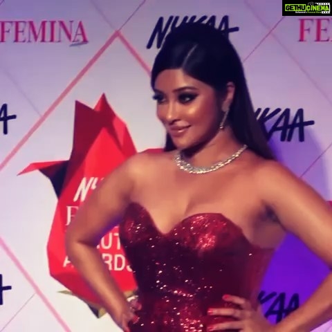 Payal Ghosh Instagram - Life before Corona 🤠woh bhi kya din the 🙂 #throwback #nomask 🙄🖤🖤 The St. Regis Mumbai