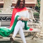 Payal Ghosh Instagram - Assam se Gujarat tak.. Bangal se Maharashtra tak,,, Kashmir se Madras tak ,,, awaz do hum ek hai,,,♥️🇮🇳 Hindustani Naam hamara hai 🇮🇳🥳🥳💃💃 #tokyoolympics #comeonindia #jaihind