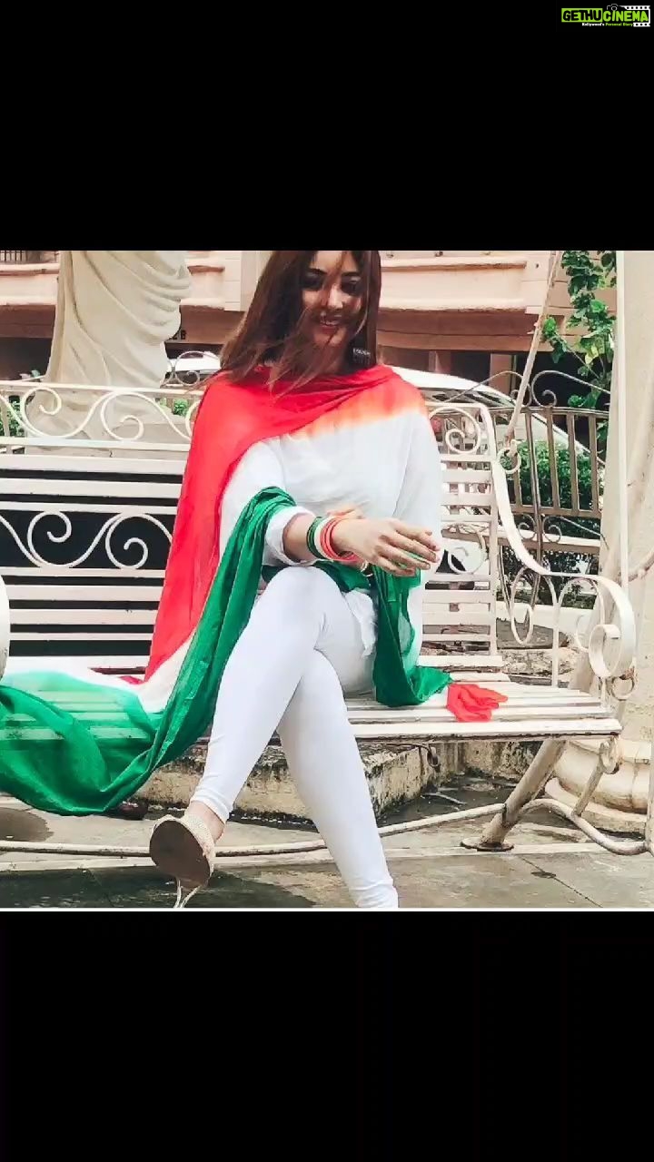 Payal Ghosh Instagram - Assam se Gujarat tak.. Bangal se Maharashtra tak,,, Kashmir se Madras tak ,,, awaz do hum ek hai,,,โฅ๏ธ๐ฎ๐ณ Hindustani Naam hamara hai ๐ฎ๐ณ๐ฅณ๐ฅณ๐๐ #tokyoolympics #comeonindia #jaihind