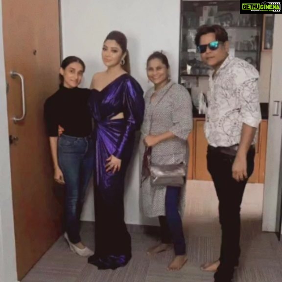 Payal Ghosh Instagram - Stylist: @akankshakawediastyle MUH : @rajpardesi #jyotihairstylistThey are working with me for years and there is love is endearing. Be it early morning, puffy eyes, late nights, they make me look so good, my fashion team, a very important part of #teampayalghosh #payalghosh