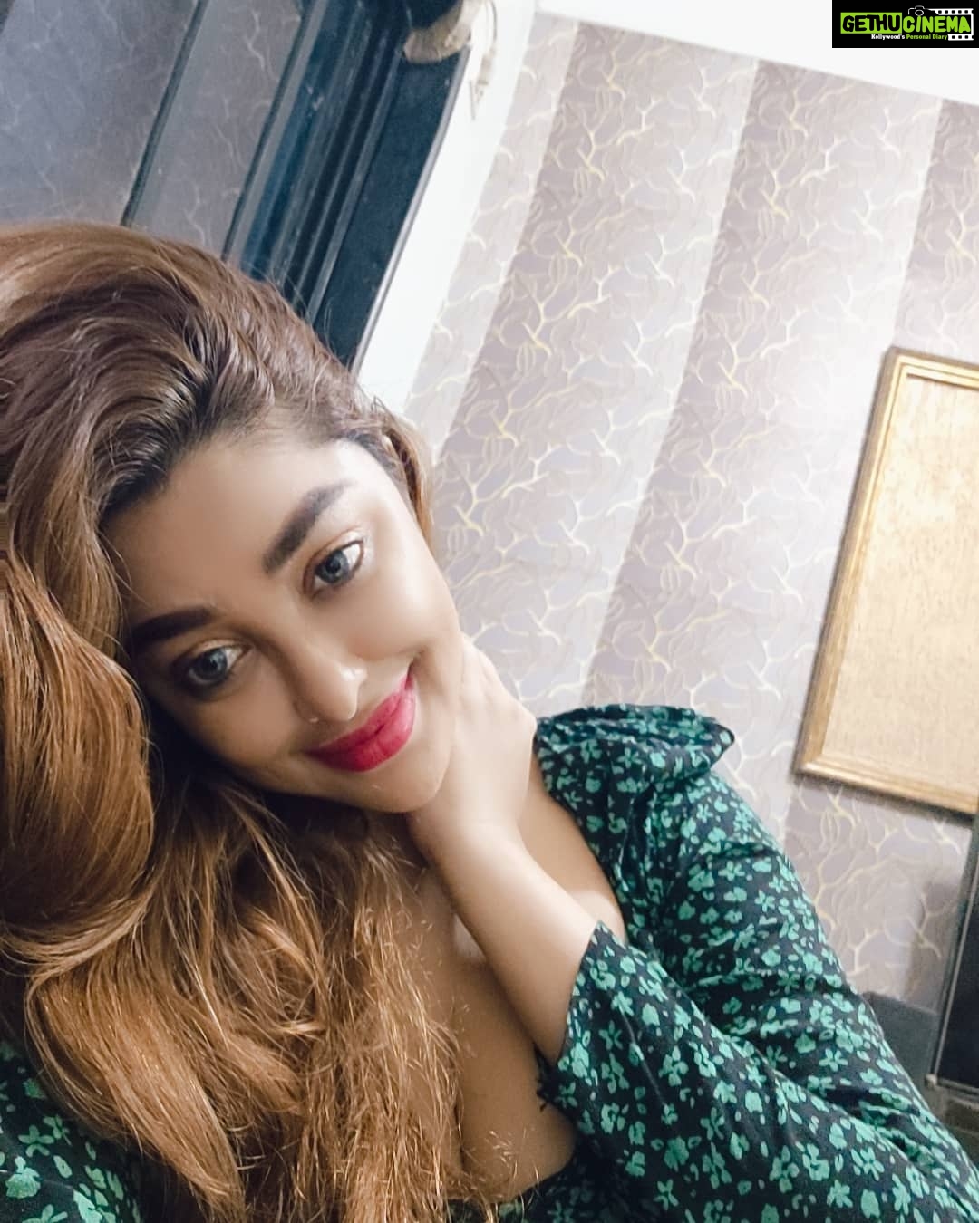 Payal Ghosh Instagram - Constantly torn between 'if it's meant to be it will be’ and 'if you want it go and get it'.🖤😉 #words #truth #lifequotes #life