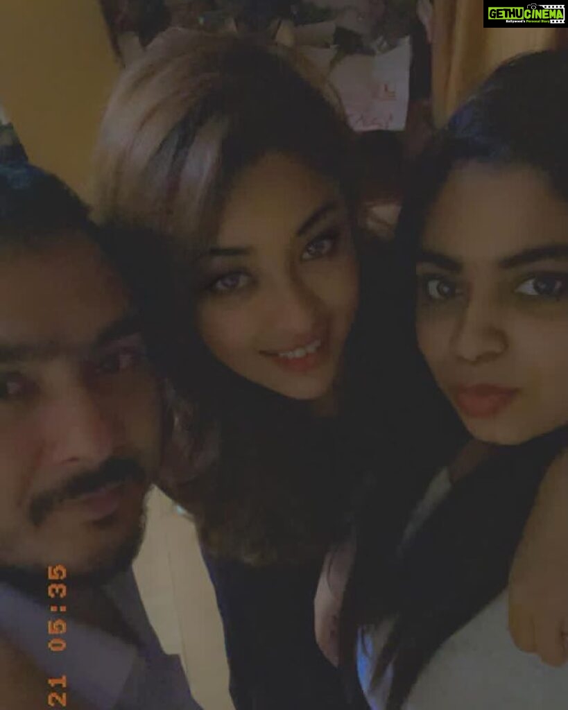 Payal Ghosh Instagram - Happy Birthday Jay 🎂, hope you guys @namitarofficial get together soon 😋 ❤️ #madeforeachother 😉
