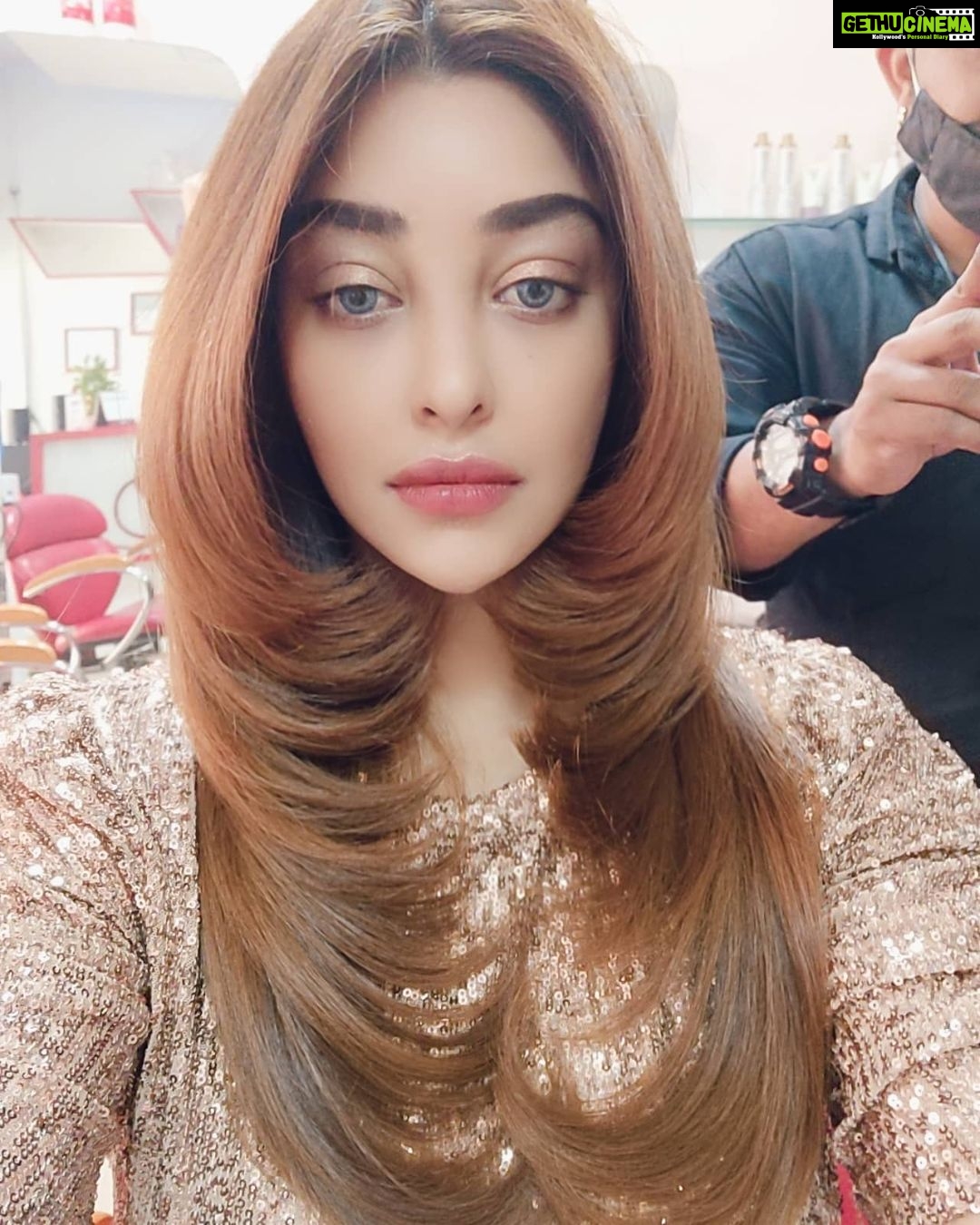 Payal Ghosh Instagram - Im very humble and compassionate by nature and respect every human being, who ever comeS across ,,,, that doesn't mean, that, I SHOULD BE TAKEN FOR GRANTED,,, RIGHT??!!! 🖤🖤