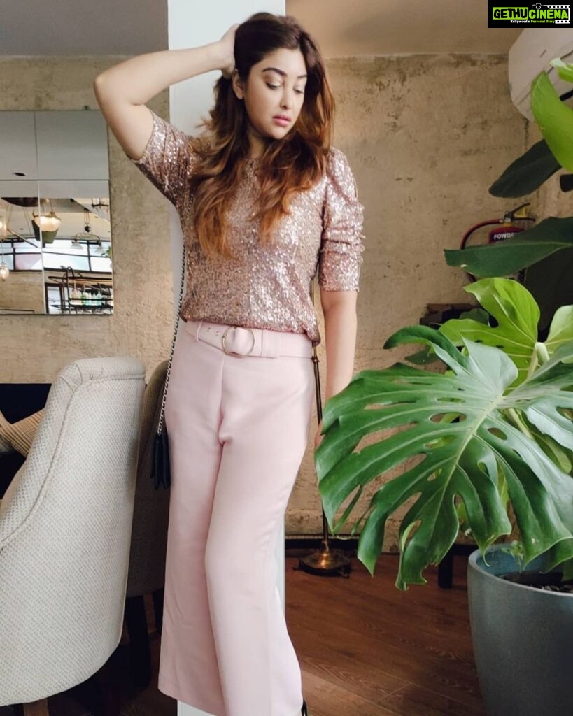 Payal Ghosh Instagram - Luncheon with friends... Lockdown limitations ..Outfit @forevernew_india ... Bag @chanelofficial ... Shoes @stevemaddenindia. @sillybombay @nikitaharisinghani @pawanshahri