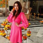 Payal Ghosh Instagram - When you know your worth , don't settle for anything which don't even match your class .. Period...!!! #live #laugh #love 🖤🖤 The Taj Mahal Palace, Mumbai