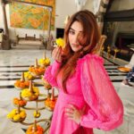 Payal Ghosh Instagram - When you know your worth , don't settle for anything which don't even match your class .. Period...!!! #live #laugh #love 🖤🖤 The Taj Mahal Palace, Mumbai