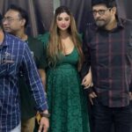 Payal Ghosh Instagram - Few stills from the Mahurat of my next Film #shaquethedoubt… Special thanks to the Union Minister @dr.ramdasathawale Sir for the inauguration… here we go 🖤🧿 Mumbai, Maharashtra