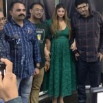Payal Ghosh Instagram - Few stills from the Mahurat of my next Film #shaquethedoubt… Special thanks to the Union Minister @dr.ramdasathawale Sir for the inauguration… here we go 🖤🧿 Mumbai, Maharashtra