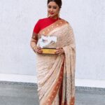 Payal Ghosh Instagram – Thank you IBMA for the honour… one more to the kitty ✌🏻 #love 🖤🧿