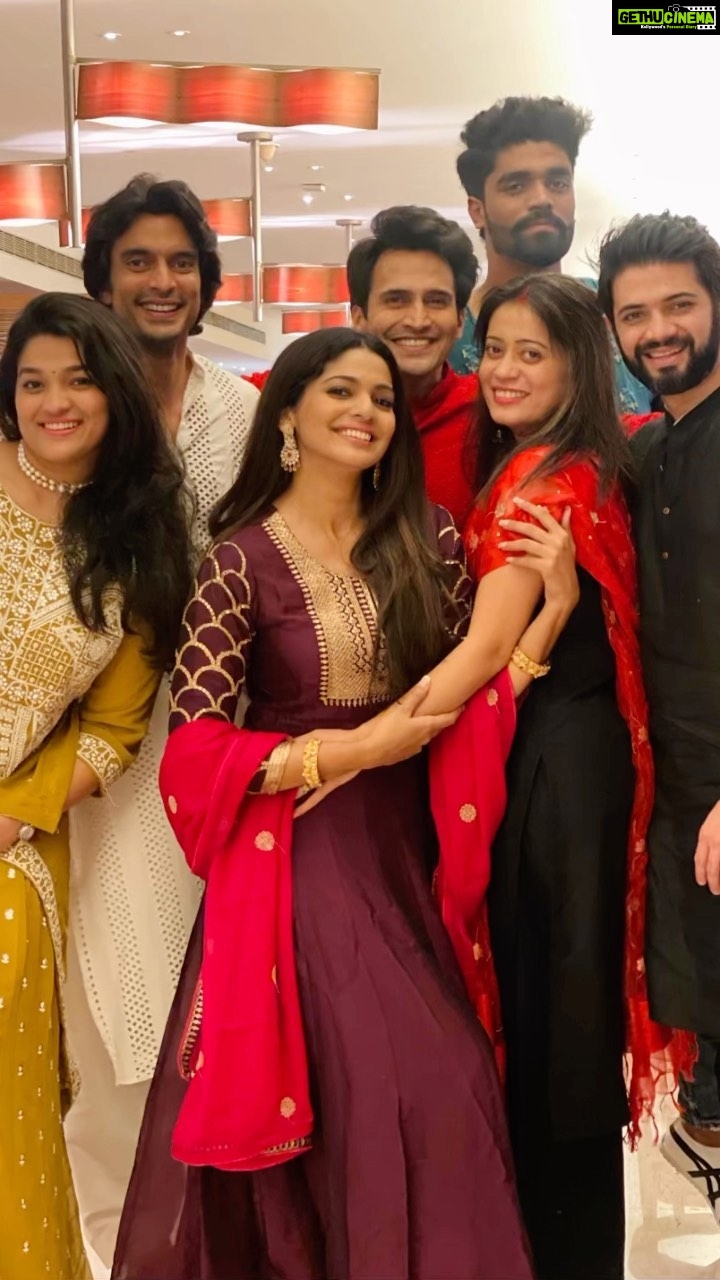 Pooja Sawant Instagram - Catching some good vibes , lights, love and laughters #diwalinight #goodvibesonly 💫💕