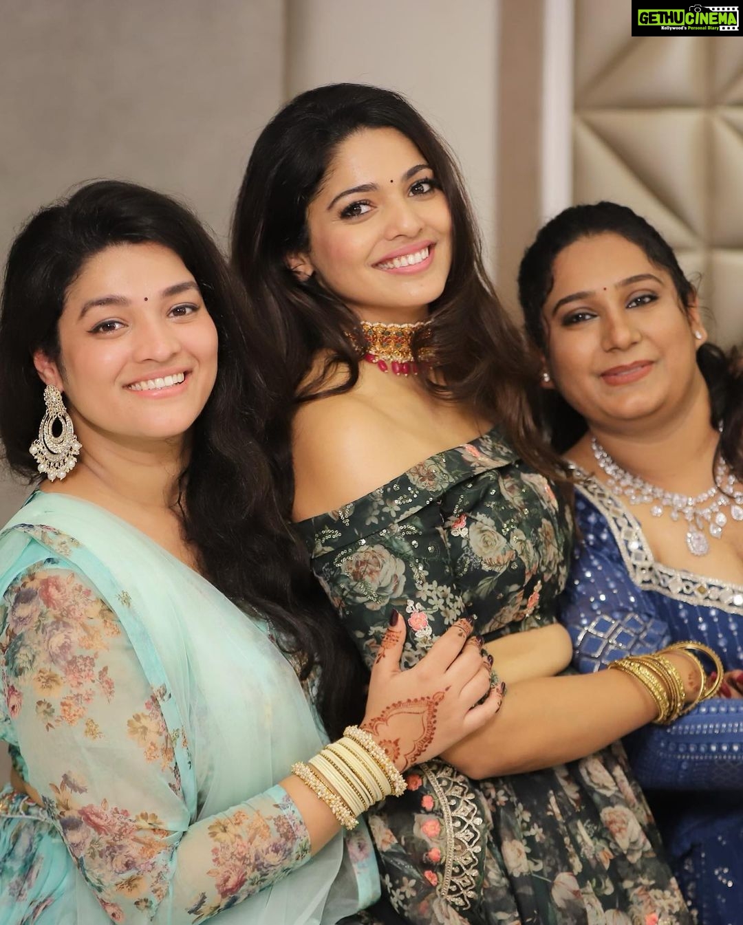 Pooja Sawant Instagram - Never ending celebrations 🧿 🌸💫 Pics by @romo_clicks
