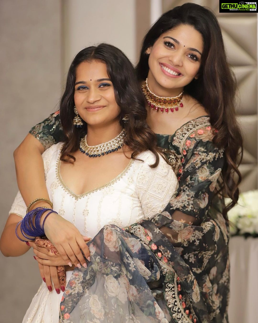 Pooja Sawant Instagram - Never ending celebrations 🧿 🌸💫 Pics by @romo_clicks