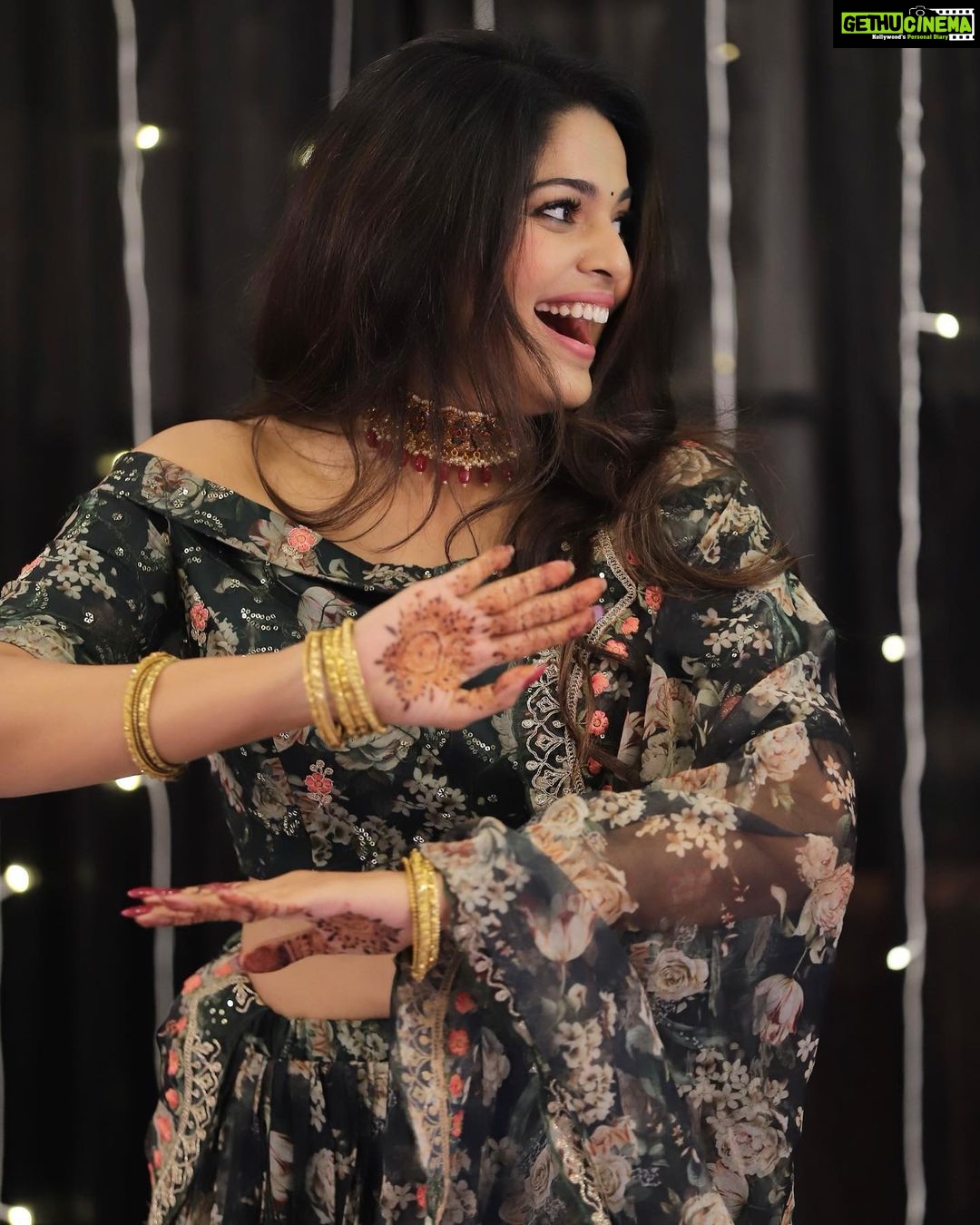 Pooja Sawant Instagram - Never ending celebrations 🧿 🌸💫 Pics by @romo_clicks