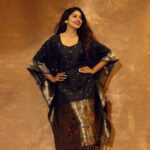 Pooja Sawant Instagram - 🖤 Paithani kaftan by @navinyas_handloom Shot by @shruu_t Make up @vrushti_harkare