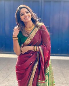 Pooja Sawant Instagram - 🪔卐 शुभ दिपावली 卐🪔
ही दिपावली आपणांस व आपल्या परिवारास प्रसन्नतेची, समृध्दीची आणि आरोग्यदायी जावो 
@kalyanjewellers_official 💫
Styled by @styleitwithniki 
MUA @vrushti_harkare