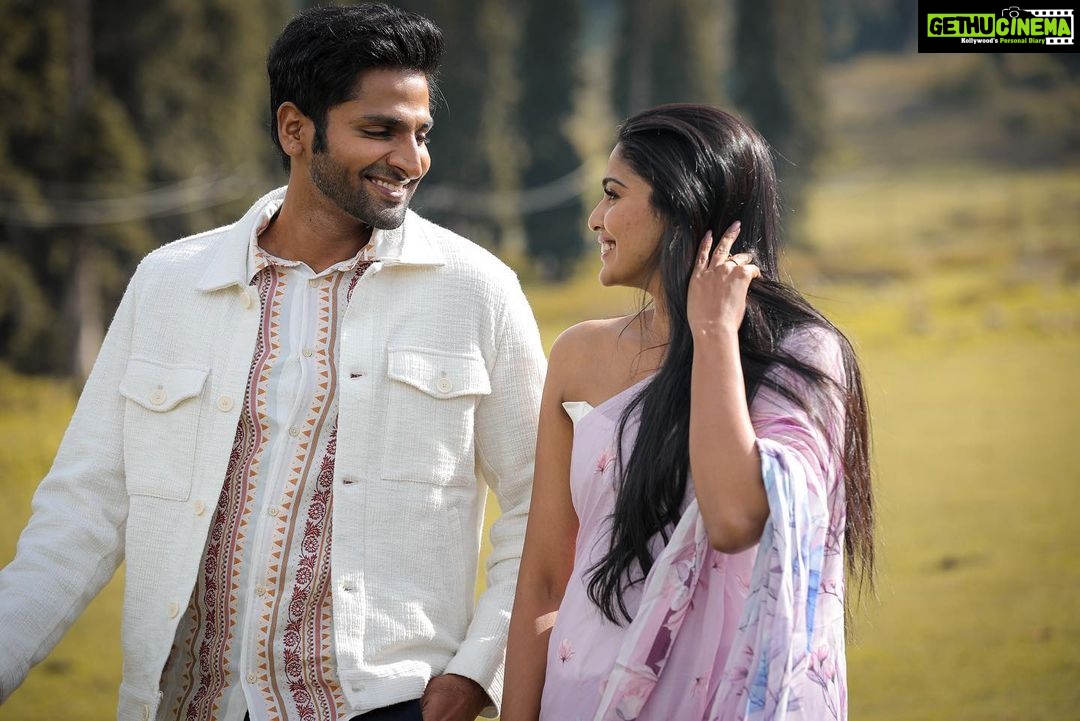 Pooja Sawant Instagram - Chal ab wahan ✨💫 song releasing on 12th October @videopalaceindia