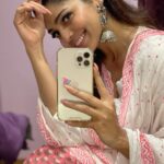 Pooja Sawant Instagram - Getting ready for the festival is my kinda thing 😍 Thank you @ruchira______ for lovely zumke 💫