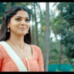 Pooja Sawant Instagram - किनारा तुच माझ्या दर्याचा चांदवा तुच ग या सुर्याचा … 💕 #colourful दगडी चाळ २ Running successfully in theatres