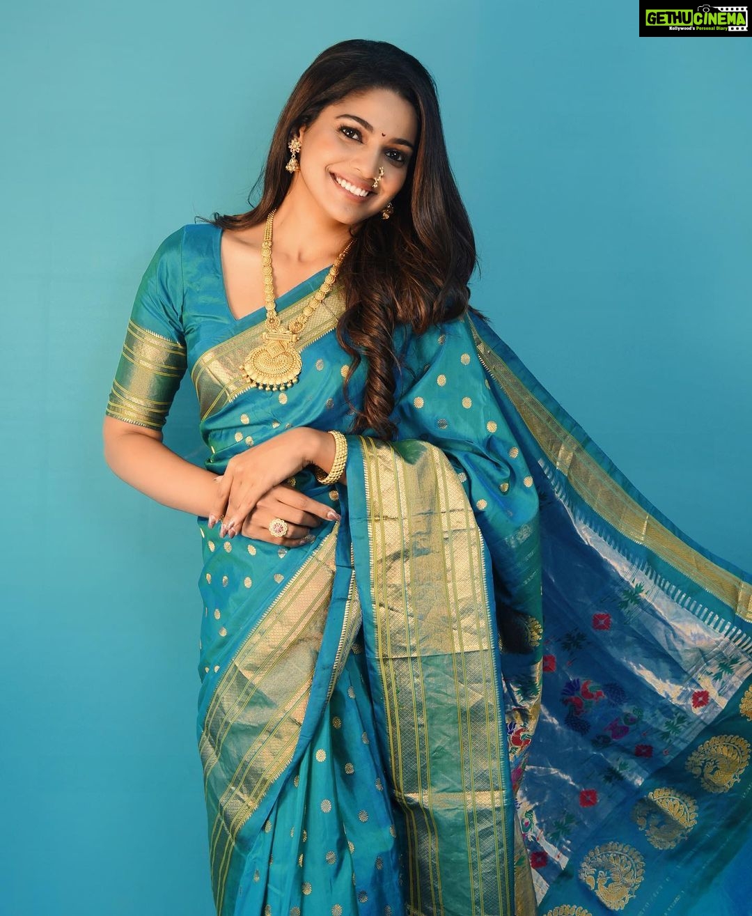 Pooja Sawant Instagram - saree by @vastrakala_paithani_ Jewellery by @kalyanjewellers_official Make up @vrushti_harkare Photography @sarrikaaaaaa