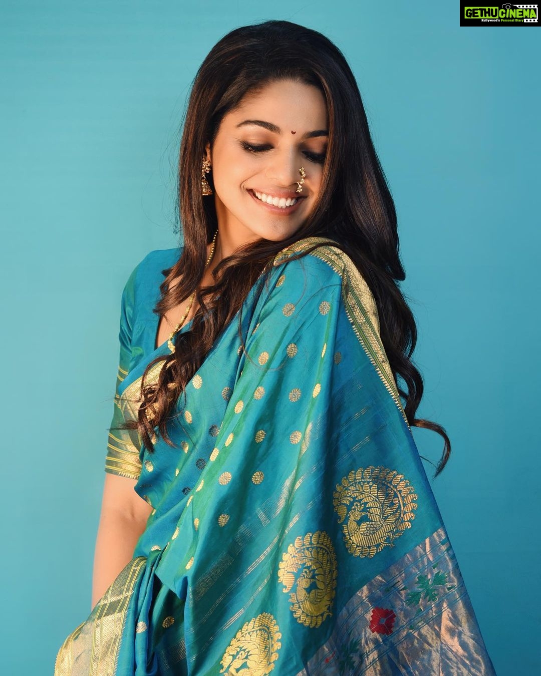 Pooja Sawant Instagram - Chose this colour and fell in love with this colour #skyblue saree by @vastrakala_paithani_ Jewellery by @kalyanjewellers_official Make up @vrushti_harkare Photography @sarrikaaaaaa