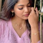 Pooja Sawant Instagram - Do I look floral enough?🌸 Right now I’m obsessed with these beautiful Chafa inspired pieces from Candere by Kalyan Jewellers!😍 @canderejewellery Go on! Experience the bling for yourself at their very first Experience Centre at Infiniti Mall, Malad💎