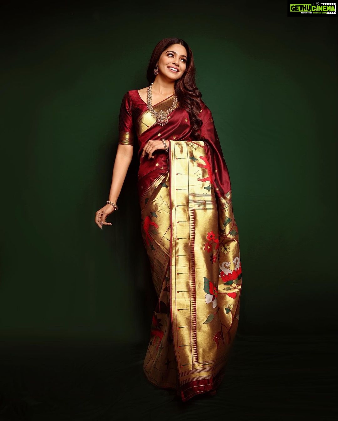 Pooja Sawant Instagram - ✨ Saree by @saipaithani09 Jewellery @kalyanjewellers_official Shot @shruu_t Make up @vrushti_harkare