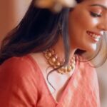 Pooja Sawant Instagram - From eco-friendly Visarjans to Dadi’s delicious homemade modaks, the warmth and charm of festive traditions are unmatched! This Ganesh Chaturthi, embrace your traditions, bejewelled in the most stunning festive jewellery from Kalyan Jewellers…Chokers, Rani Haars, Naths, Baalis and so much more! “Sankalp”, from Kalyan Jewellers, a stunning range of traditional jewellery, perfect to complement your every celebration. @kalyanjewellers_official #kalyanjewellers #sankalp #ganeshchaturthi #ganpatibappamorya