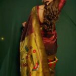 Pooja Sawant Instagram - ज्या कलरफुल वर तुम्ही मनापासून प्रेम केलत, ती पुन्हा येतेय तुम्हां सगळ्यांना भेटायला ♥️ १८ August दगडी चाळ २ Promotions begins 💕🌸 Saree from @saipaithani09 Jewellery @kalyanjewellers_official Make up @vrushti4260 🎥 @shruu_t