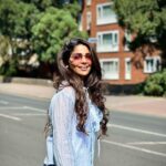 Pooja Sawant Instagram - Take a deep breath in, feel the sun on your soul ✨ start fresh today and make peace with your thoughts 🌸 #sunshine PS- i am missing Mumbai’s monsoon terribly 🥲 London, Unιted Kingdom