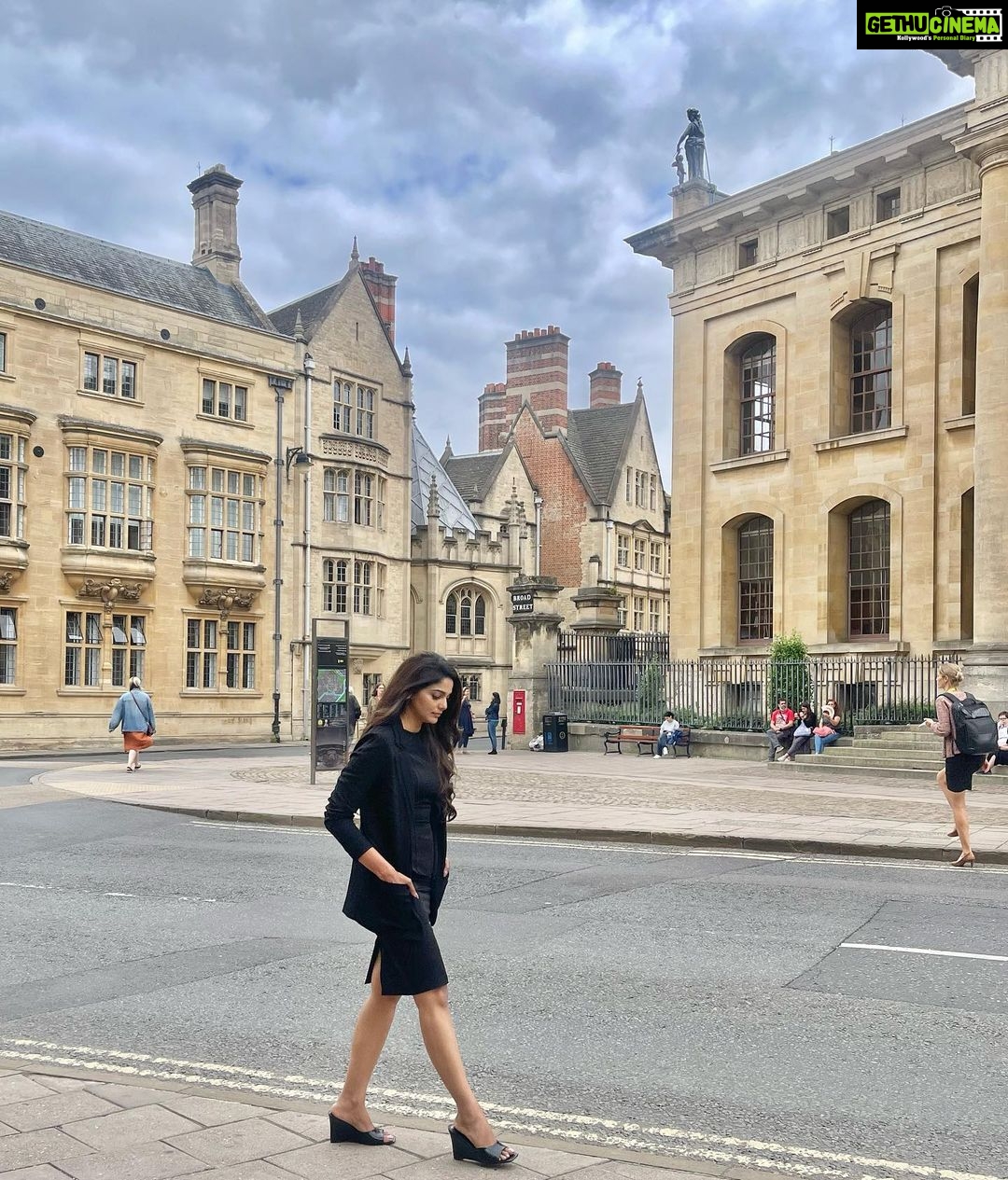 Pooja Sawant Instagram - Just another day in UK 🇬🇧