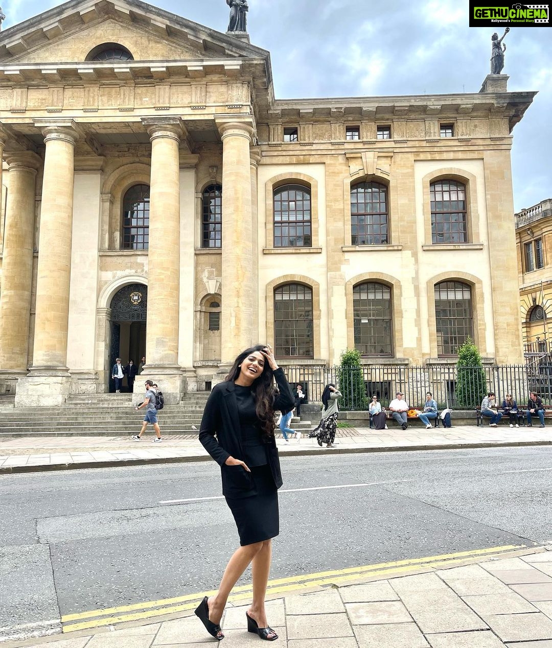 Pooja Sawant Instagram - Just another day in UK 🇬🇧