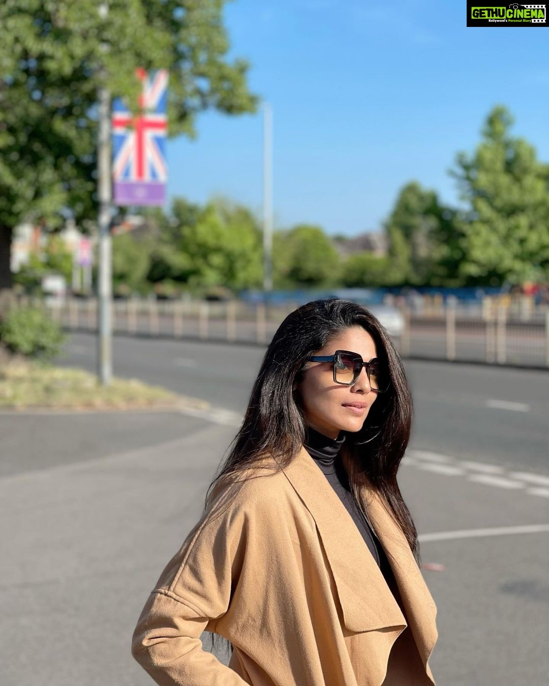 Pooja Sawant Instagram - One step towards the new adventure 🇬🇧
